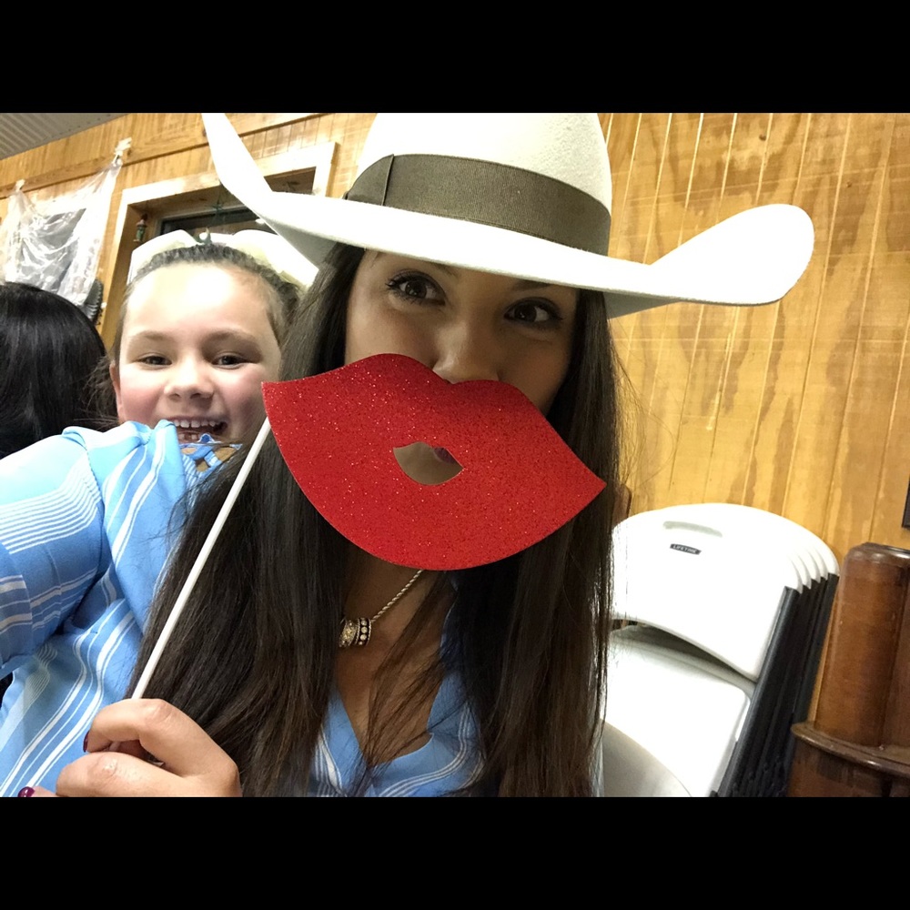 Meet your Posher, Rebecca